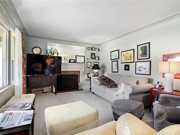 2nd image of 6828 Glenwood Ave