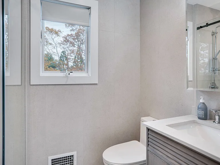 16 Oyster Pond Ln — Photo 16
