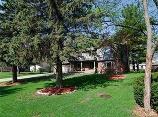 282 Belle Vernon Ct, Rochester Hills, MI 48309