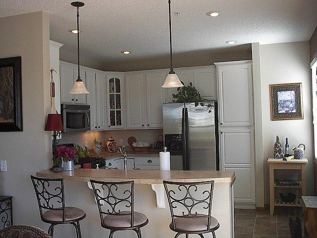 Awesome Kitchen w upgrades!