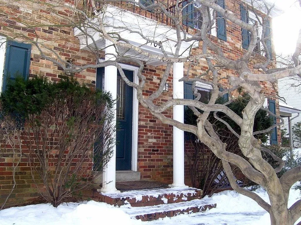 5 bed, 3.5 bath, 3600 sqft, $5,600 — Photo 2
