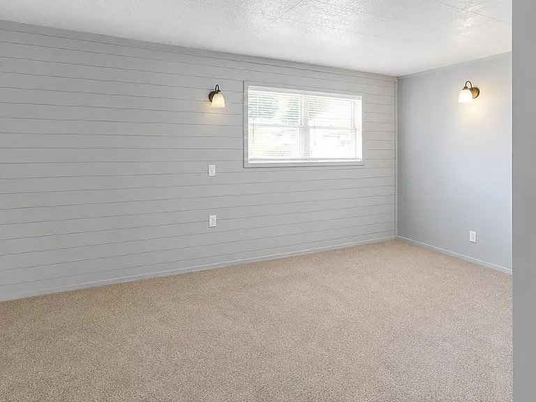 218 W Pulaski St — Photo 8