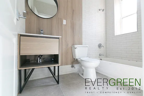 Rented by Evergreen Apartments BK | media 19