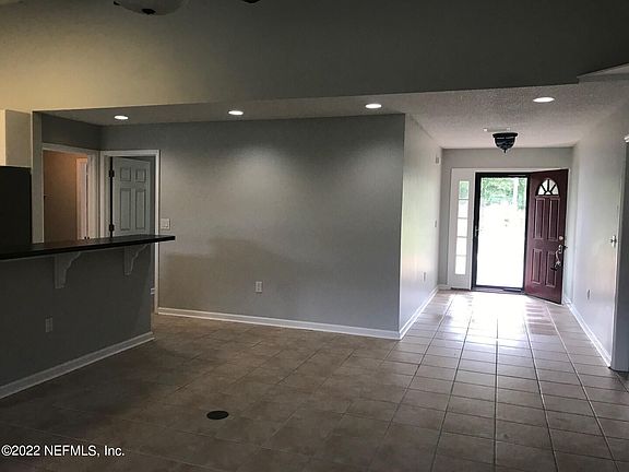 5th image of 248 Harbor Dr