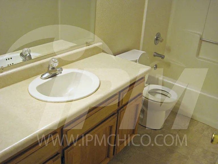 63 Glenshire Ln — Photo 8