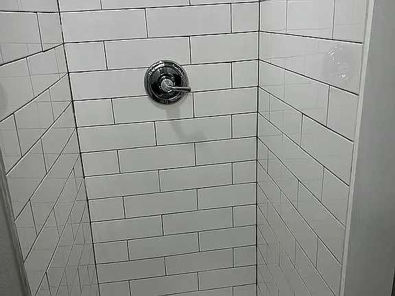 121 S Fuller St — Photo 8