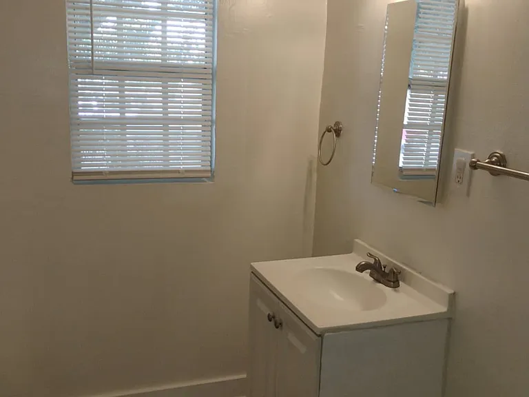 1431 Elm Ave #1 — Photo 7