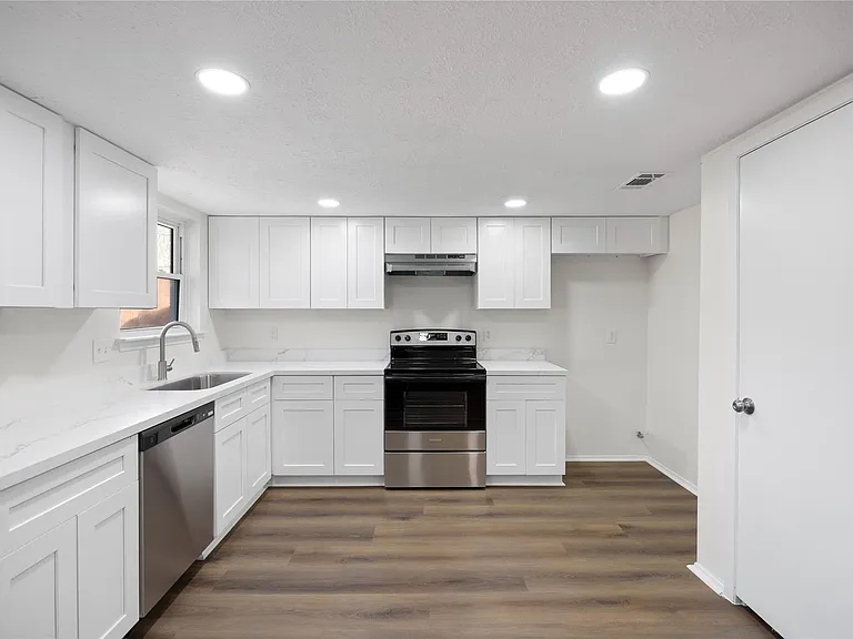 8343 Carriage Creek Dr — Photo 10