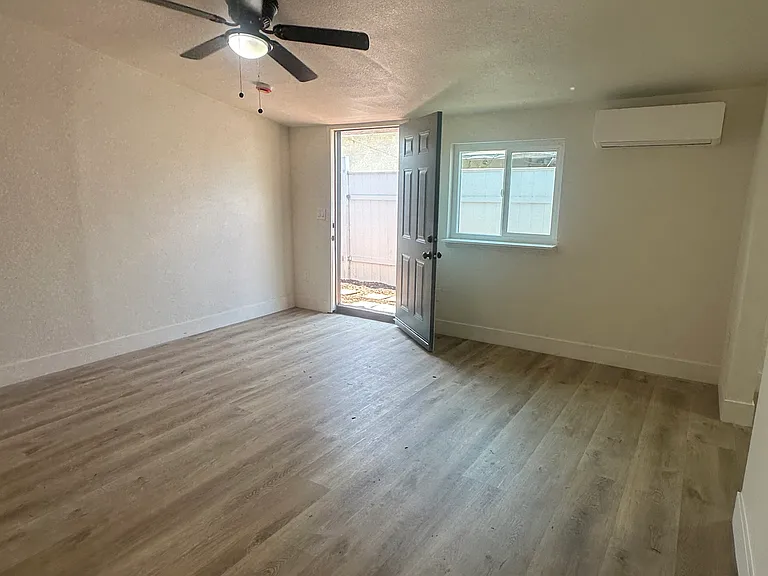 10615 Wolfe Ave #B — Photo 3