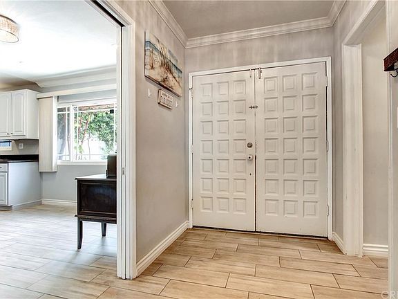 3rd image of 9526 Saloma Ave