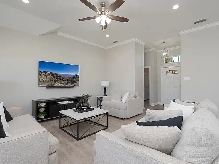 306 Evening Shade Ln — Photo 5