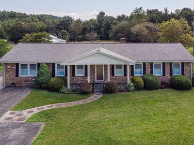 1104 Borden Grant Trl, Buena Vista, VA, 24416