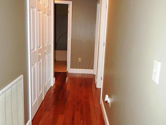 4th image of 63 Southridge Cir