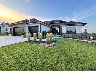 19022 Acorn Dr, Gretna, NE 68028