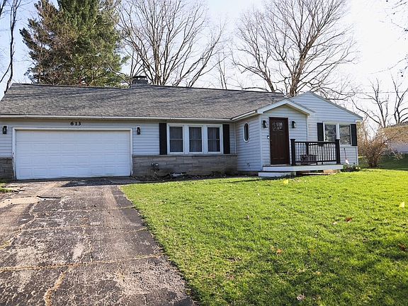 2nd image of 613 Hillcrest Rd