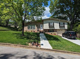 1367 Solar Dr, Hixson, TN 37343