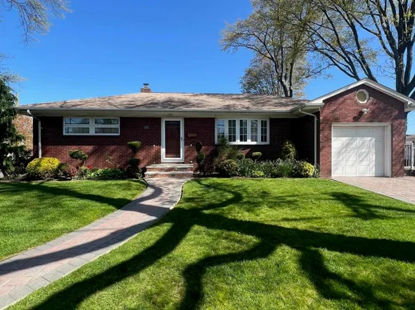 335 Purdy Ave, Staten Island, NY 10314