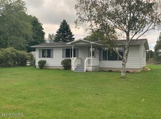 968 17th St, Manistee, MI 49660