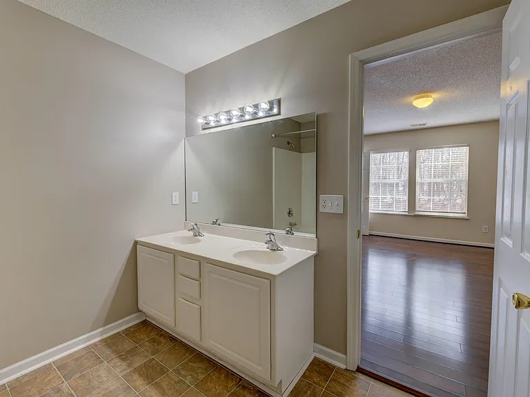1908 Lake Carolina Dr — Photo 24
