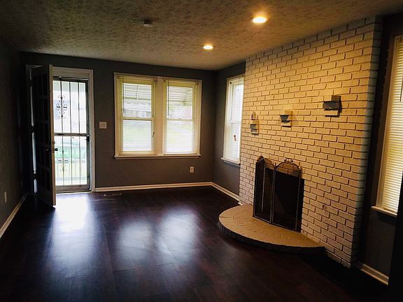 3rd image of 670 S Hague Ave