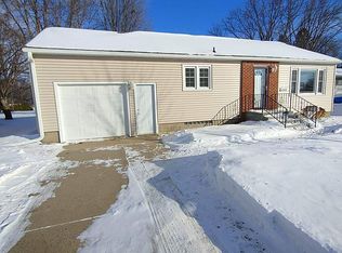 1005 S Broadway St, Spring Valley, MN 55975