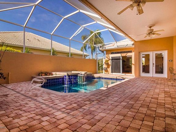 5th image of 943 Palm Brook Dr