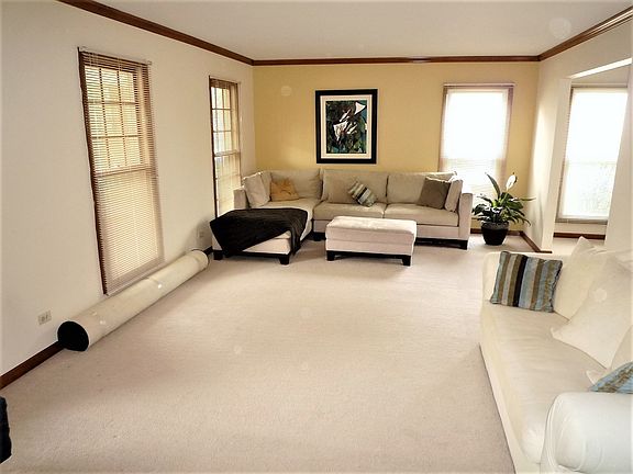 4th image of 1604 Crowfoot Cir N