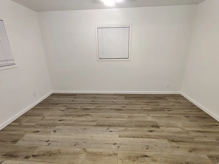 1/2 Poplar Ave — Photo 5