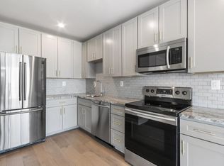 Residence Court (900 Chapel Mall), New Haven, CT 06510