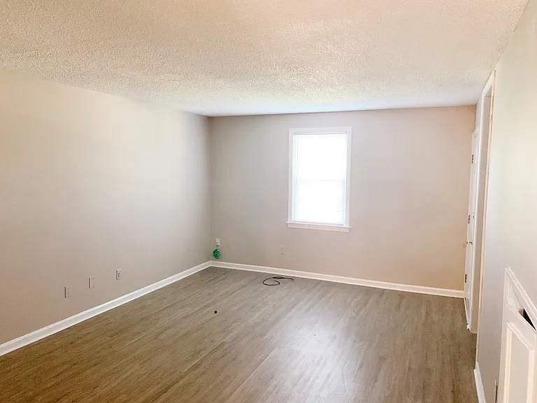 1435 Shirley St #2 — Photo 2