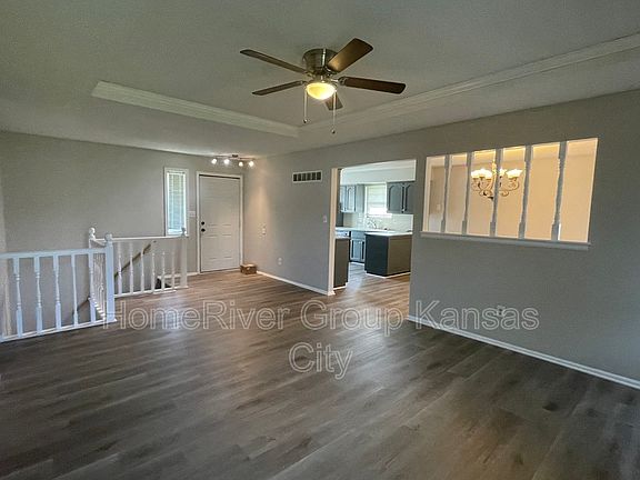 5th image of 16412 E 49th Ter S