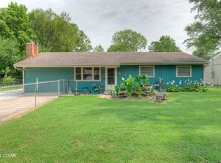 901 Shartel Dr, Neosho, MO 64850