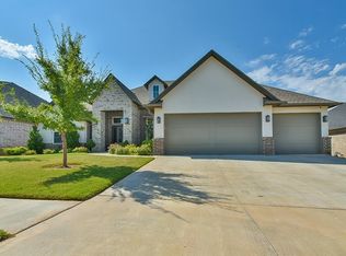 122 Alamosa Rd, Norman, OK 73069