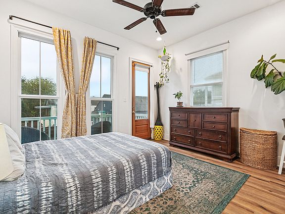 4th image of 1114 Piety St