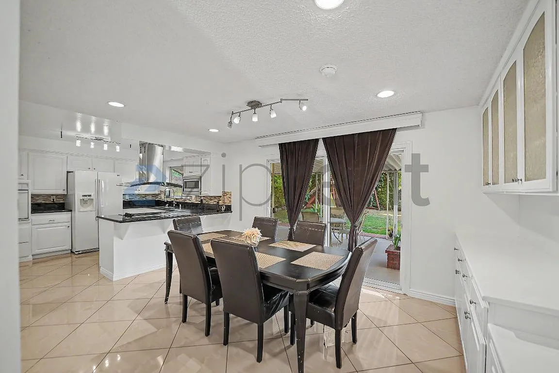 3 bed, 2.5 bath, 1826 sqft, $4,900 — Photo 4