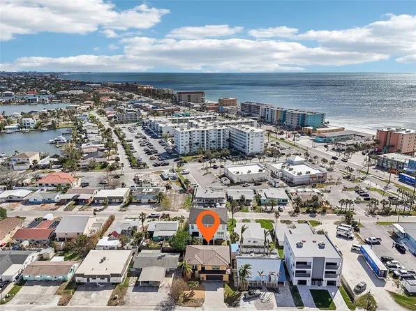 135 174th Terrace Dr E, Saint Petersburg, FL 33708