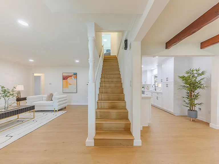 714 Genoa St — Photo 11