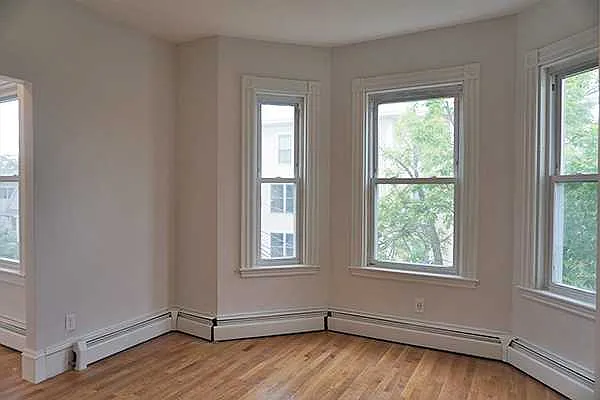 3 bed, $4,200 — Photo 4
