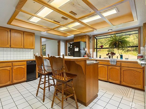 4th image of 3215 205th Drive SE