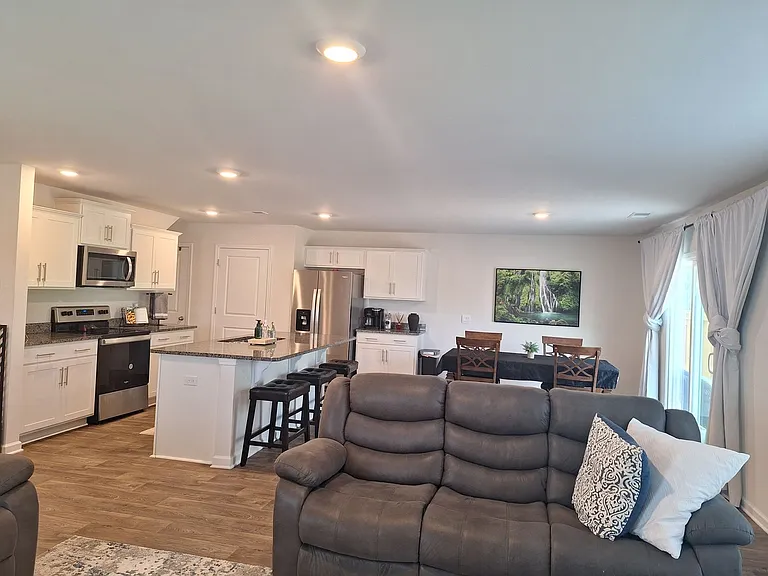 205 Dunham Rd — Photo 8