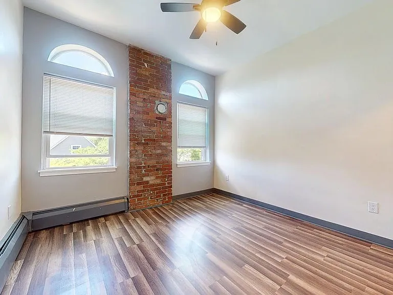 1800 Webster Ave #5 — Photo 22