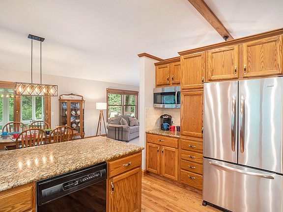 5th image of 10582 Southfield Dr