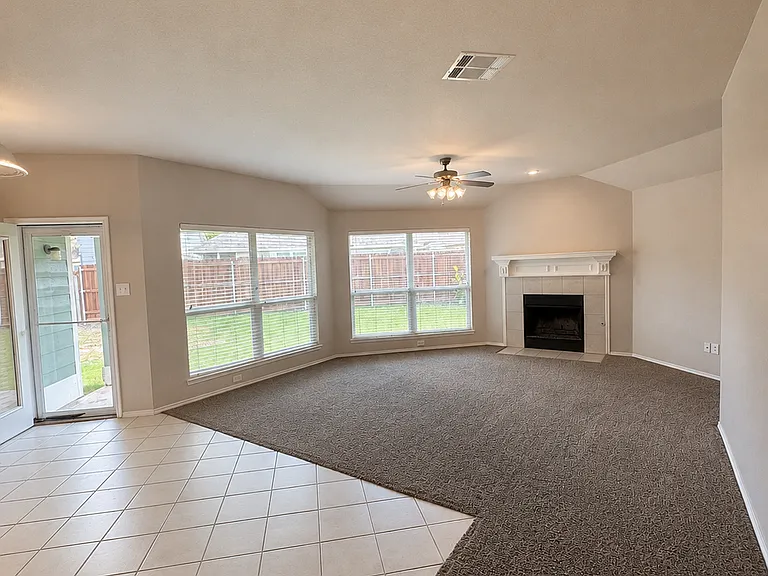 9809 Hedge Bell Dr — Photo 6