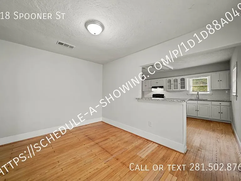 418 Spooner St — Photo 3