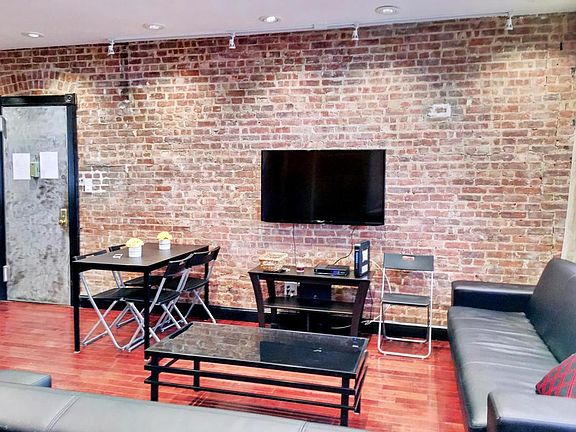 3rd image of 706 W 180th St APT 2
