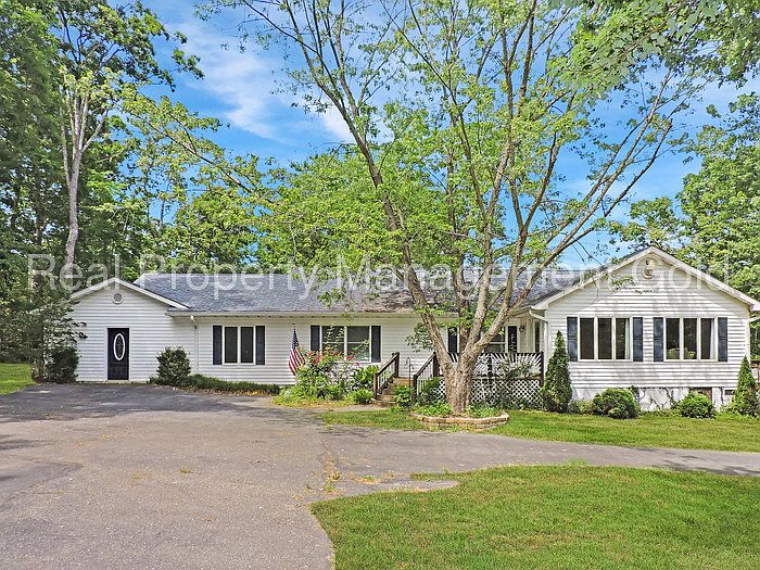 1st image of 45868 Governors Ct