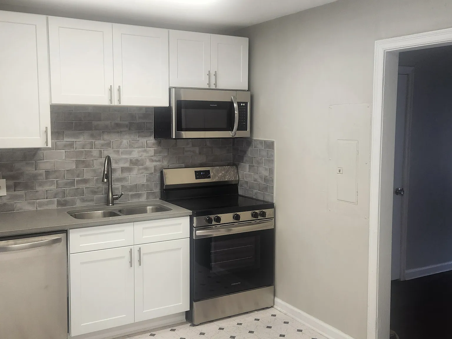 2 bed, 1100 sqft, $1,350 — Photo 1
