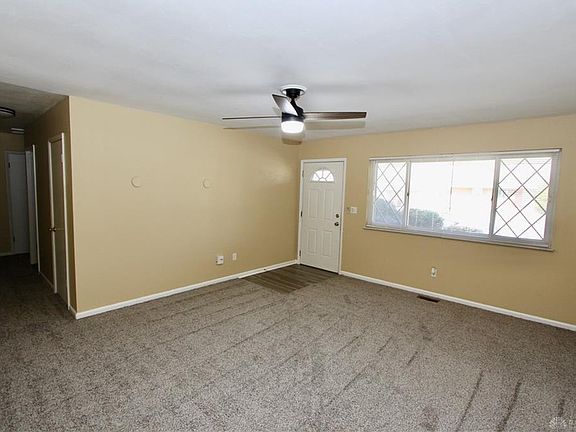 3rd image of 2524 Pinegrove Dr