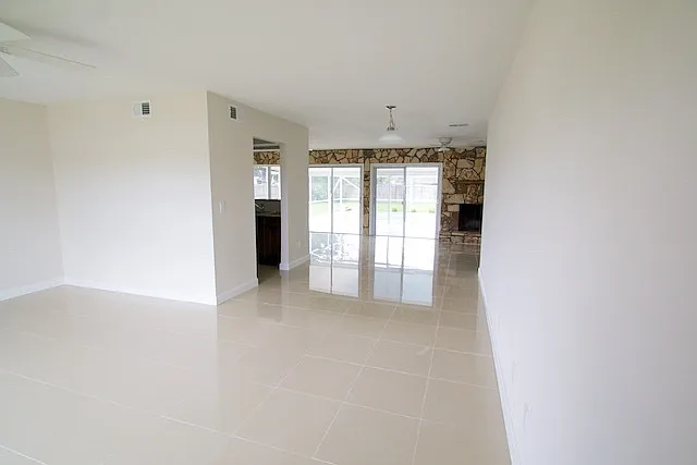 336 SE Tranquilla Ave — Photo 5