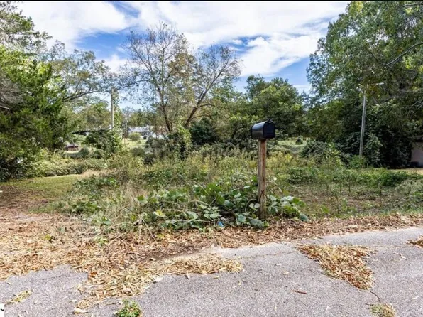 14 Riley St, Honea Path, SC 29654